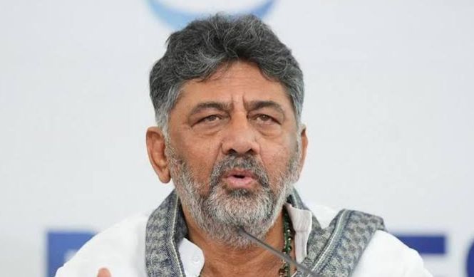 ವಿರೋಧ ಪಕ್ಷಗಳ ಬಾಯಿ ಮುಚ್ಚಿಸಿದ ಡಿಕೆಶಿ: ತುಮಕೂರಿನಲ್ಲಿ ಅಬ್ಬರದ ಭಾಷಣ, ಸಾಧನೆಗಳ ರಿಪೋರ್ಟ್ ಕಾರ್ಡ್ ಪ್ರದರ್ಶನ...!