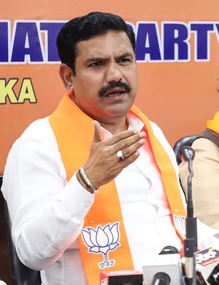 ಬಿಜೆಪಿಯಲ್ಲಿ ಹೈಕಮಾಂಡ್ ಮಹತ್ವದ ನಿರ್ಧಾರ: ಕರ್ನಾಟಕ ಬಿಜೆಪಿ ರಾಜ್ಯಾಧ್ಯಕ್ಷರಾಗಿ ಬಿ.ವೈ.ವಿಜಯೇಂದ್ರ ಮುಂದುವರಿಕೆ ಬಹುತೇಕ ಫಿಕ್ಸ್.