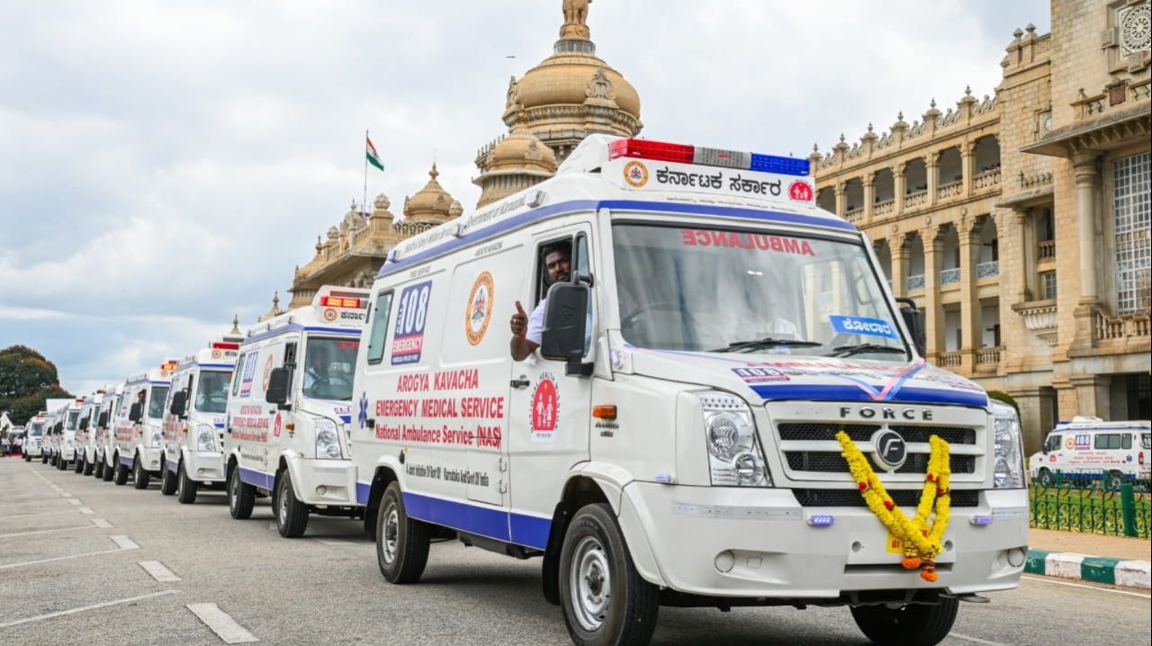 ಆರೋಗ್ಯ ಕ್ಷೇತ್ರದಲ್ಲಿ ಡಿಜಿಟಲ್ ಕ್ರಾಂತಿ: ಅತ್ಯಾಧುನಿಕ '108 ಕಮಾಂಡ್ ಕಂಟ್ರೋಲ್ ಸೆಂಟರ್' ಲೋಕಾರ್ಪಣೆ ಮಾಡಿದ ಸಿಎಂ ಸಿದ್ದರಾಮಯ್ಯ.!