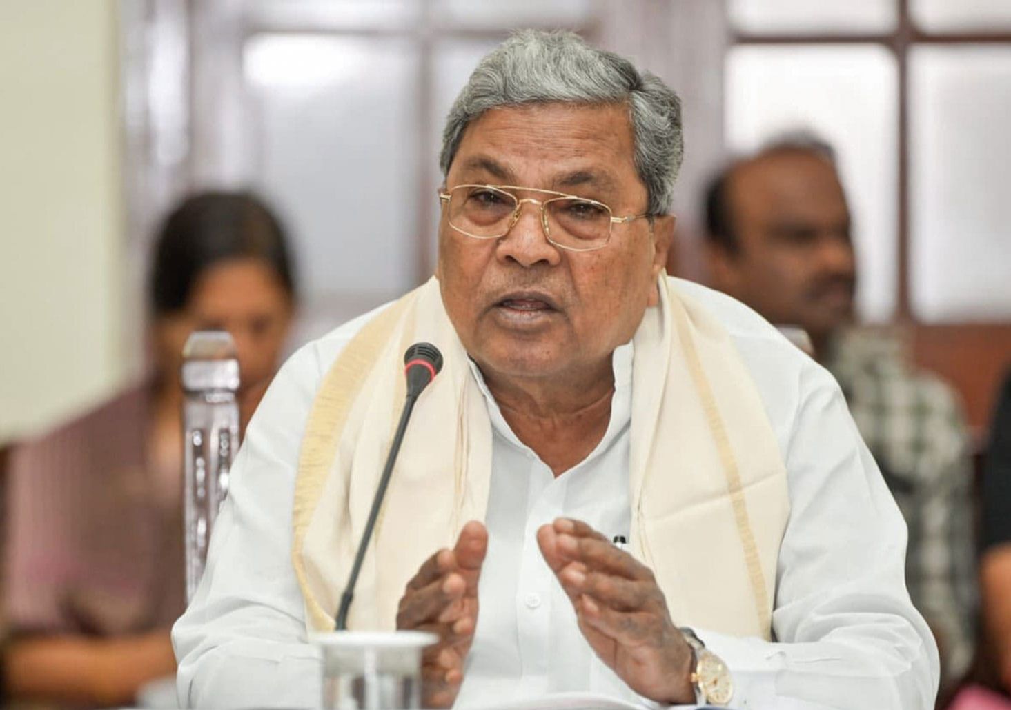 ಬಿಗ್ ಬ್ರೇಕಿಂಗ್: ಇಂದು ಮಧ್ಯಾಹ್ನ 3 ಗಂಟೆಗೆ ಸಿಎಂ ಸಿದ್ದರಾಮಯ್ಯ ರಾಜೀನಾಮೆ ಕೊಡುವುದಾಗಿ ಘೋಷಣೆ.