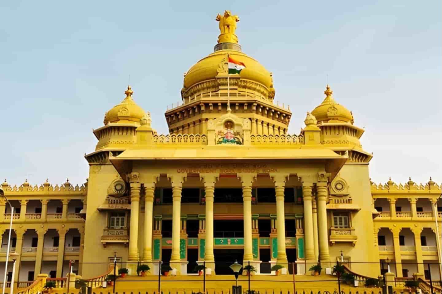 ಸರ್ಕಾರಿ ವೈದ್ಯರಿಗೆ ಹೊಸ ರೂಲ್ಸ್: ನವೆಂಬರ್ 1ರಿಂದ ‘ಕರ್ತವ್ಯ ಆ್ಯಪ್’ ಮೂಲಕ ರಾತ್ರಿ ಹಾಜರಾತಿ ಕಡ್ಡಾಯ..!
